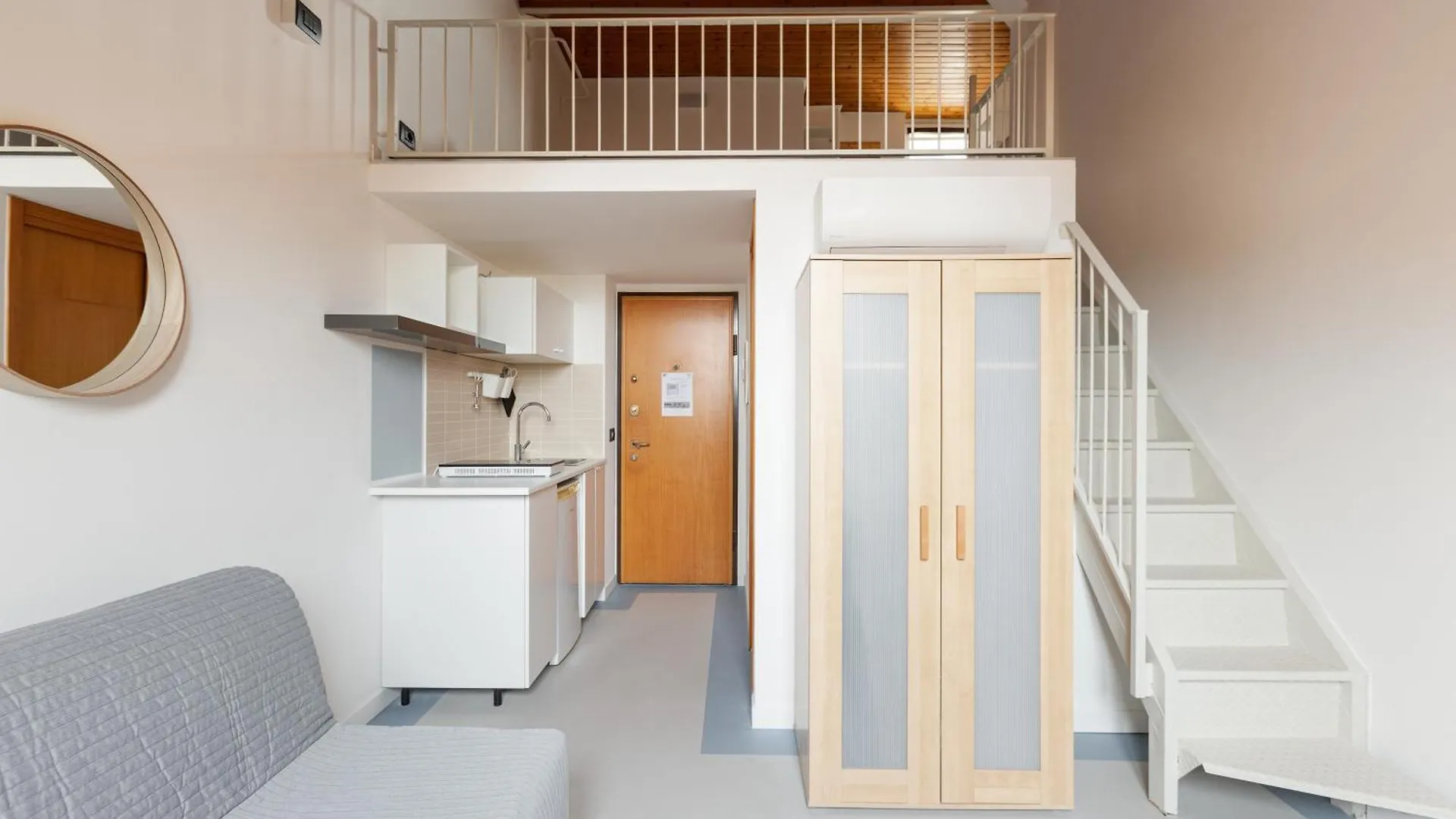 Milano Magenta Long Let Apts 0*, Milan