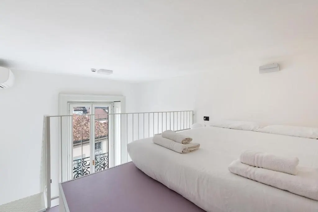 Milano Magenta Long Let Apts 0*, Milan