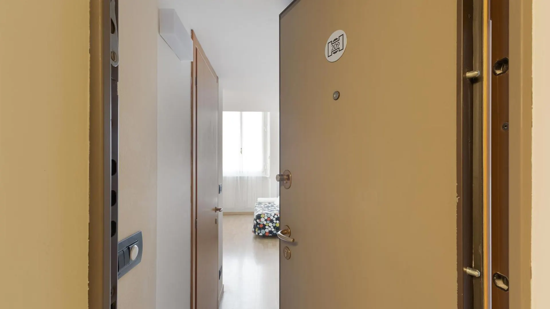 Milano Magenta Long Let Apts Milan