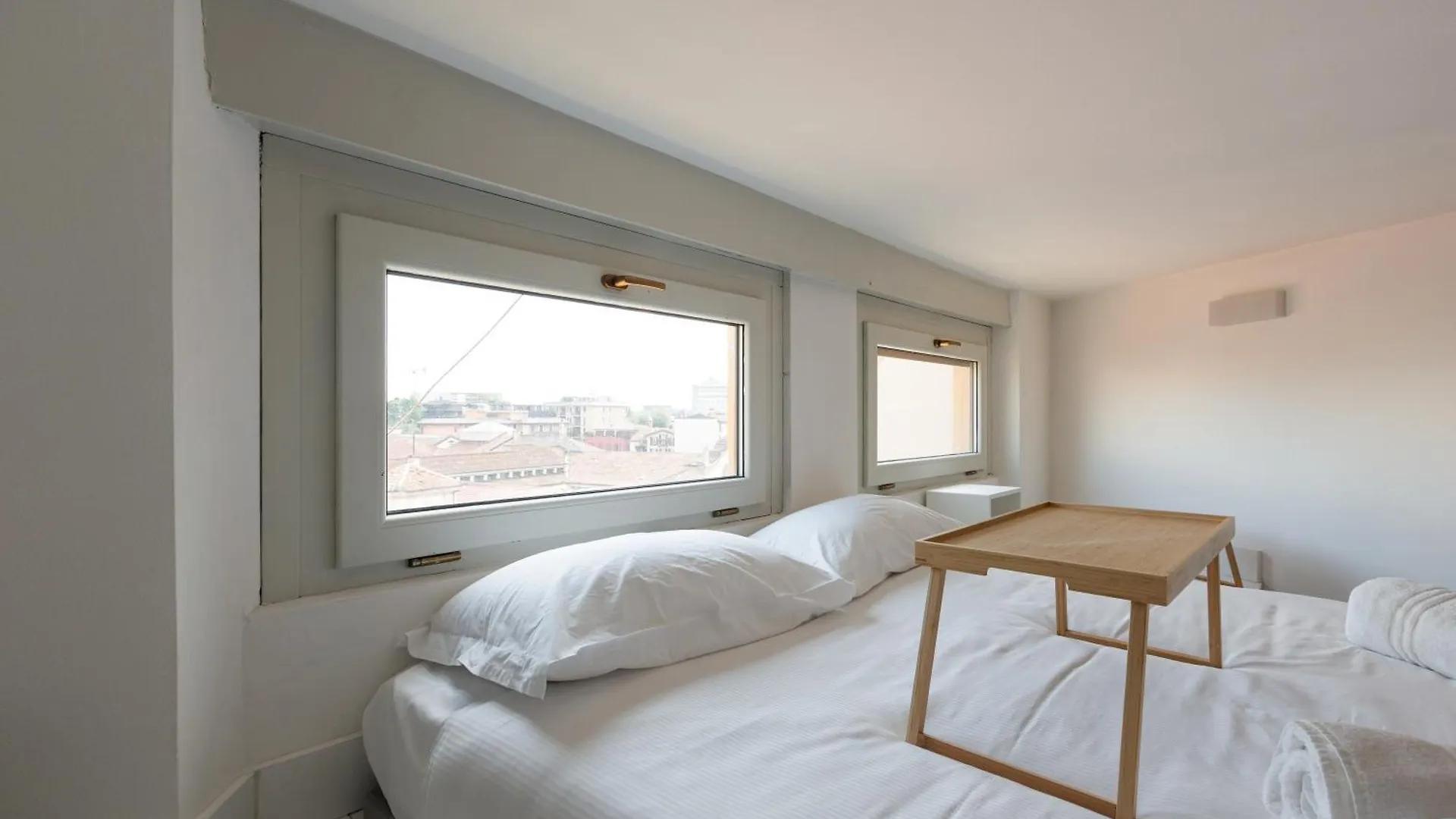 Milano Magenta Long Let Apts 0*, Milan