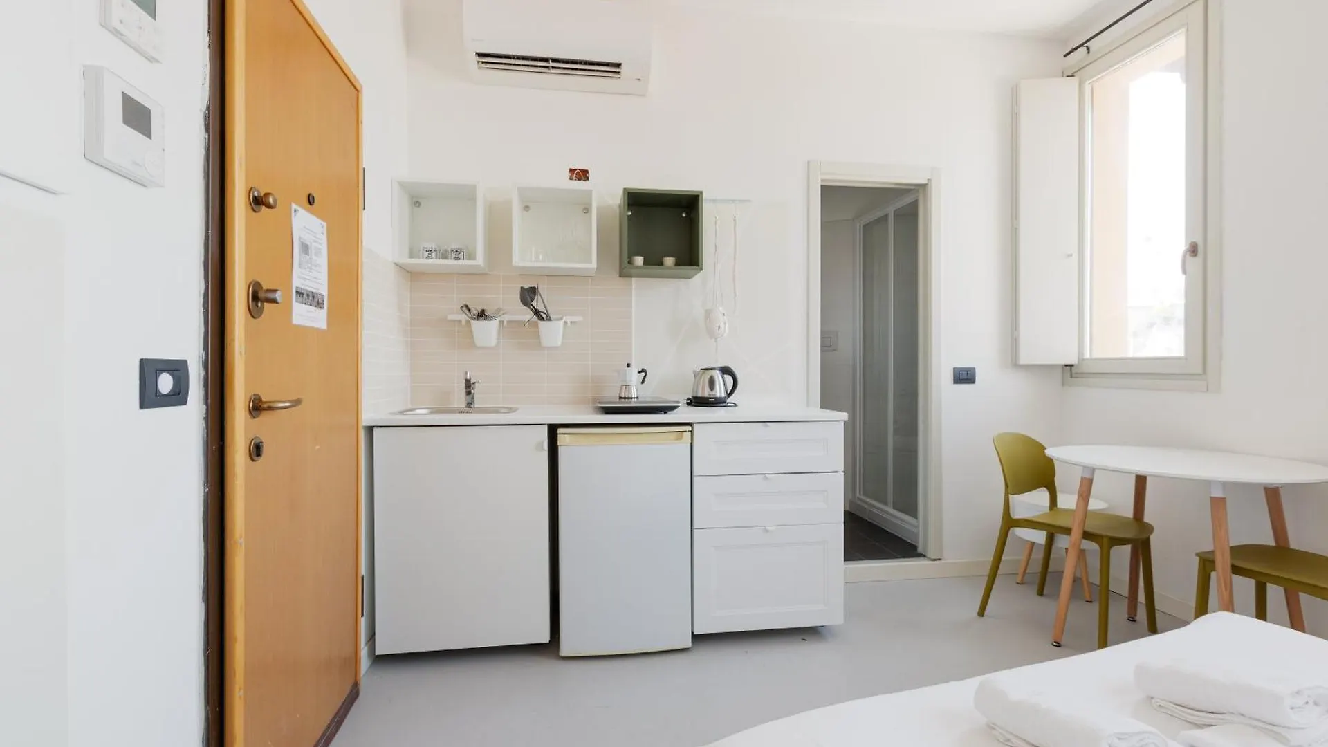 Milano Magenta Long Let Apts 0*, Milan