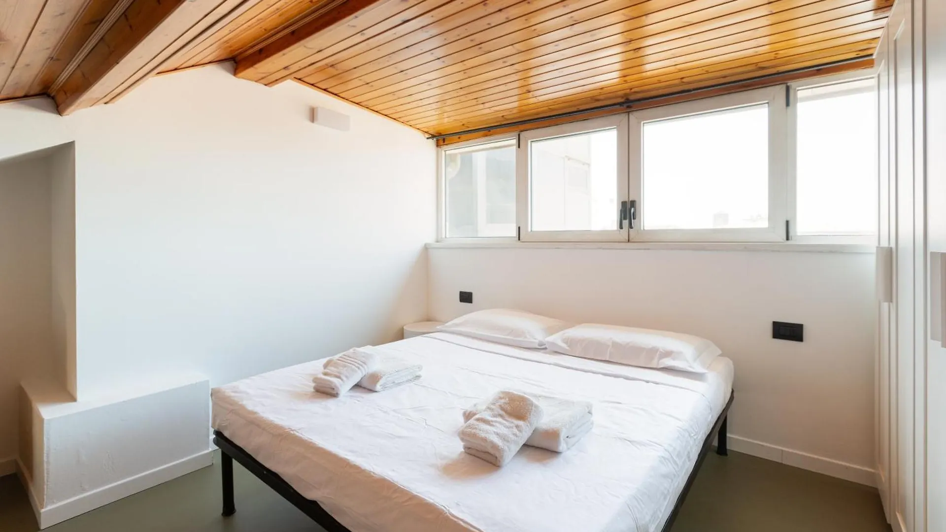 Milano Magenta Long Let Apts Milan